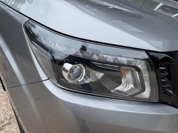 Nissan Navara 2.3 dCi N-Guard Auto 4WD Euro 6 4dr at 42th