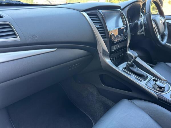 Mitsubishi Shogun Sport 2.4D 4 Auto 4WD Euro 6 5dr at 6th