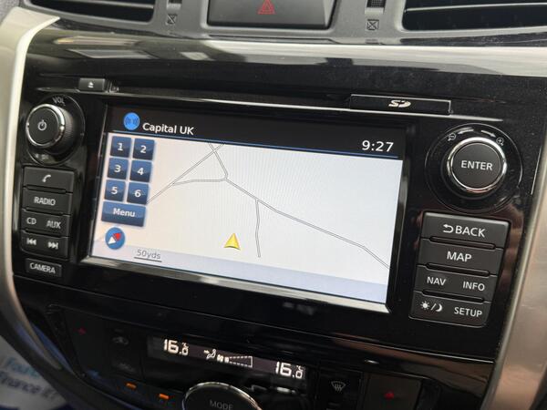 Nissan Navara 2.3 dCi Tekna 4WD Euro 6 (s/s) 4dr