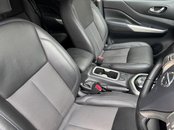 Nissan Navara 2.3 dCi N-Guard Auto 4WD Euro 6 4dr at 8th