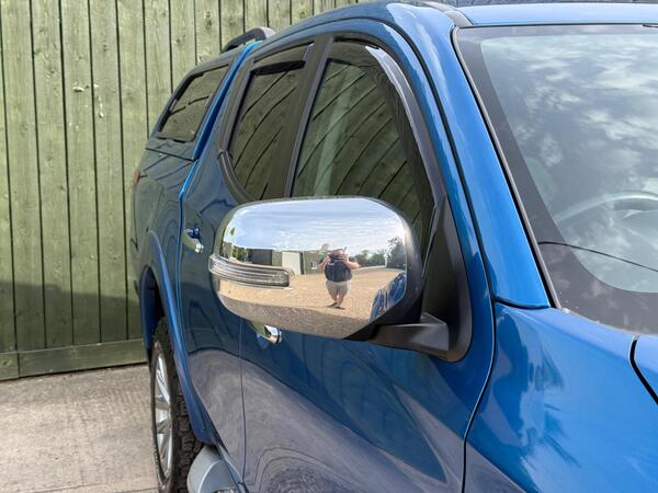 Mitsubishi L200 2.4 DI-D DC Warrior Pickup Double Cab 4dr Diesel Manual 4WD Euro 6 (178 ps)