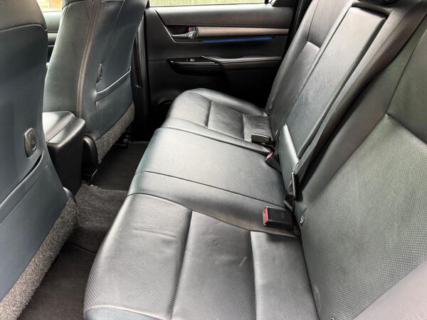 Toyota Hilux 2.8 D-4D Invincible X 4WD Euro 6 (s/s) 4dr at 34th
