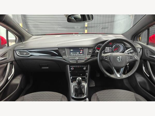 Vauxhall Astra 1.6 CDTi BlueInjection SRi VX Line Euro 6 (s/s) 5dr - Image 2