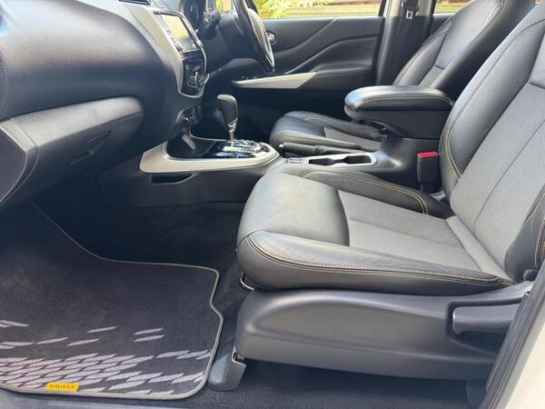 Nissan Navara 2.3 dCi N-Guard Auto 4WD Euro 6 4dr at 32th