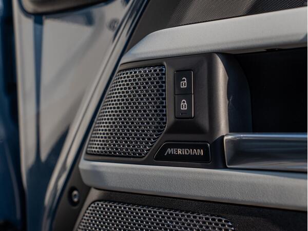 LAND ROVER DEFENDER X-DYNAMIC SE D MHEV A - Image 34