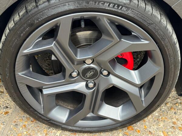 Ford Fiesta 1.5T EcoBoost ST-3 Euro 6 (s/s) 5dr at 35th