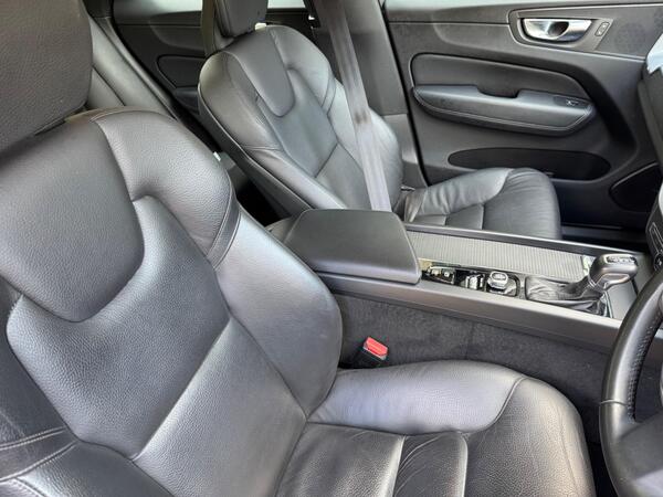 Volvo XC60 2.0 D4 Momentum Auto AWD Euro 6 (s/s) 5dr