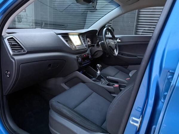 Hyundai TUCSON 1.7 CRDi Blue Drive SE Nav Euro 6 (s/s) 5dr - Image 3