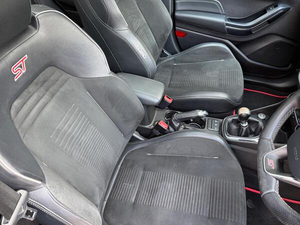 Ford Fiesta 1.5T EcoBoost ST-3 Euro 6 5dr at 8th