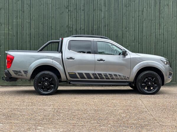 Nissan Navara 2.3 dCi N-Guard Auto 4WD Euro 6 4dr at 12th