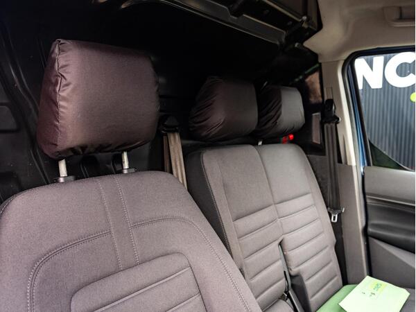 FORD TRANSIT CONNECT 240 LTD TDCI A - Image 23