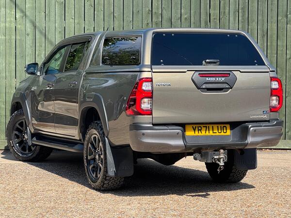 Toyota Hilux 2.8 D-4D Invincible X 4WD Euro 6 (s/s) 4dr at 11th
