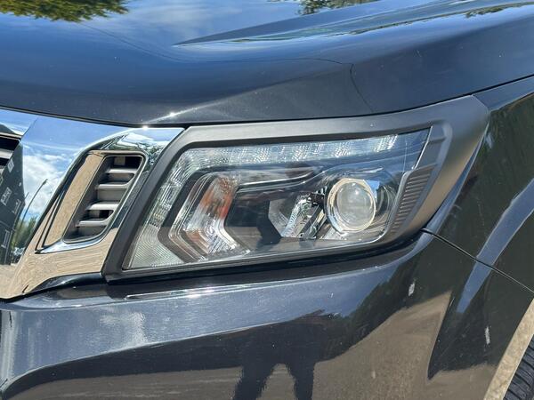 Nissan Navara 2.3 dCi Tekna 4WD Euro 6 (s/s) 4dr at 41th