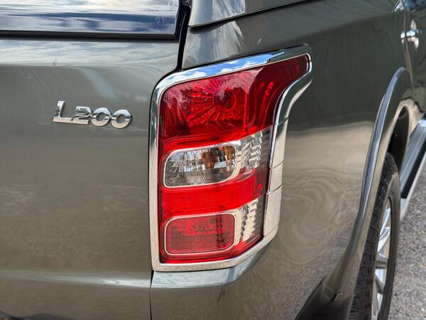 Mitsubishi L200 2.4 DI-D DC Barbarian Pickup Double Cab 4dr Diesel Auto 4WD Euro 6 (178 ps) at 29th