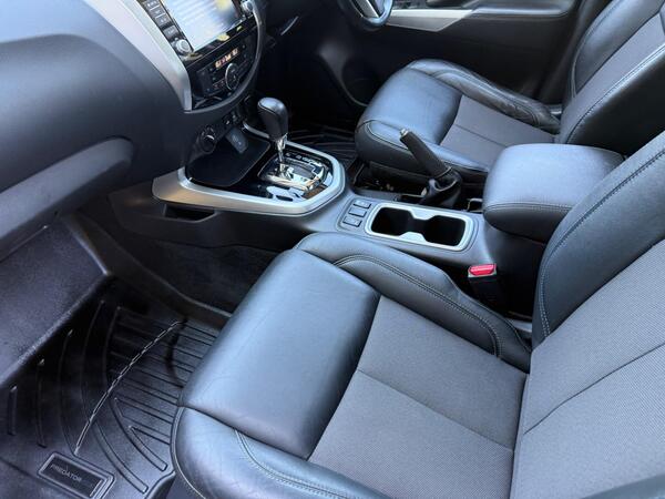 Nissan Navara 2.3 dCi N-Guard Auto 4WD Euro 6 4dr at 14th