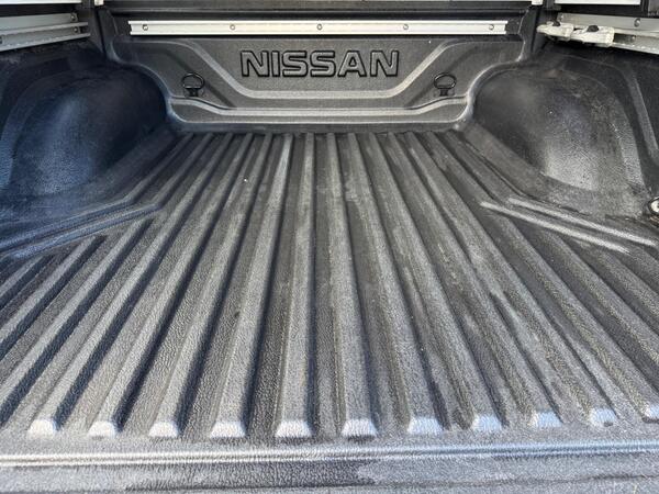 Nissan Navara 2.3 dCi Tekna Auto 4WD Euro 6 4dr at 50th
