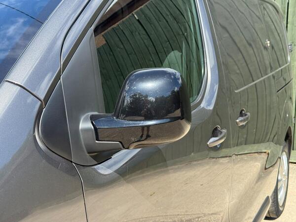 Peugeot Expert 2.0 BlueHDi 1400 Asphalt Premium + Standard Panel Van MWB Euro 6 (s/s) 6dr at 24th