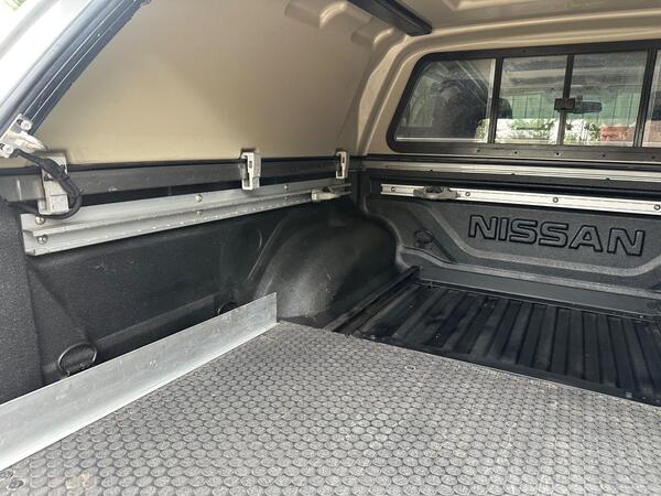 Nissan Navara 2.3 dCi N-Guard 4WD Euro 6 (s/s) 4dr at 45th