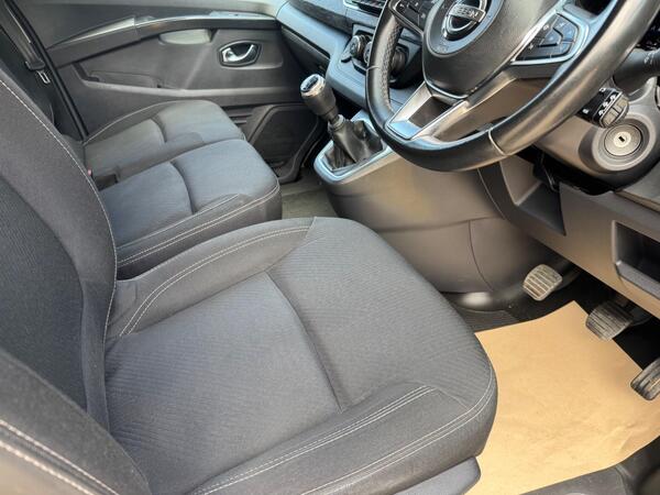 Nissan Primastar 2.0 dCi 30 Tekna L2 H1 Euro 6 (s/s) 5dr