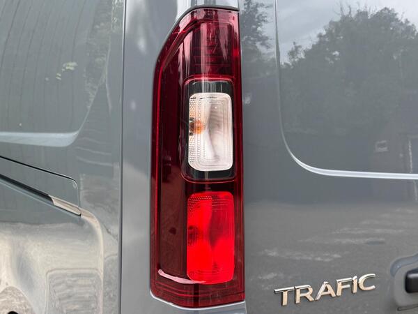 Renault Trafic 2.0 dCi Blue LL30 Extra L2 H1 Euro 6 (s/s) 5dr