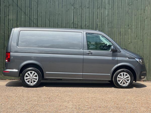 Volkswagen Transporter 2.0 TDI T30 Highline FWD SWB Euro 6 (s/s) 5dr at 7th