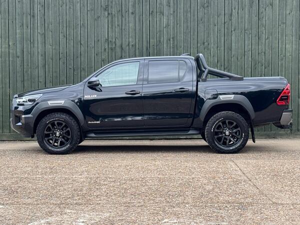 Toyota Hilux 2.8 D-4D Invincible X 4WD Euro 6 (s/s) 4dr at 7th