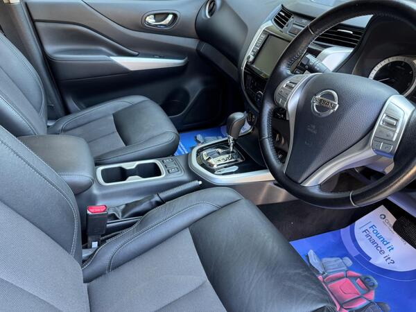 Nissan Navara 2.3 dCi N-Guard Auto 4WD Euro 6 4dr at 4th