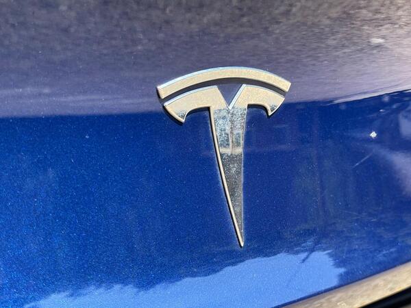 Tesla Model 3 (Dual Motor) Long Range Auto 4WDE 4dr