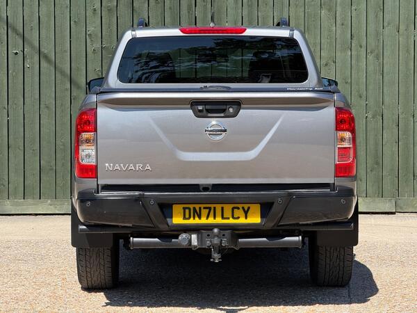 Nissan Navara 2.3 dCi N-Guard Auto 4WD Euro 6 4dr at 23th