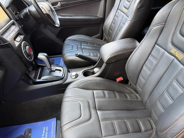 Isuzu D-Max 1.9 TD Blade Auto 4WD Euro 6 4dr at 10th