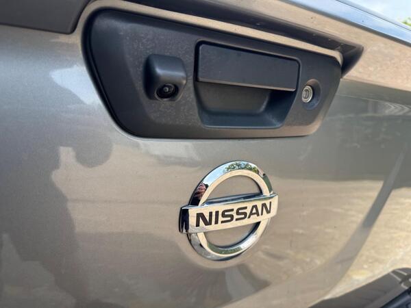 Nissan Navara 2.3 dCi N-Guard Auto 4WD Euro 6 4dr