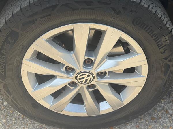 Volkswagen Transporter 2.0 TDI T30 Highline FWD SWB Euro 6 (s/s) 5dr at 25th