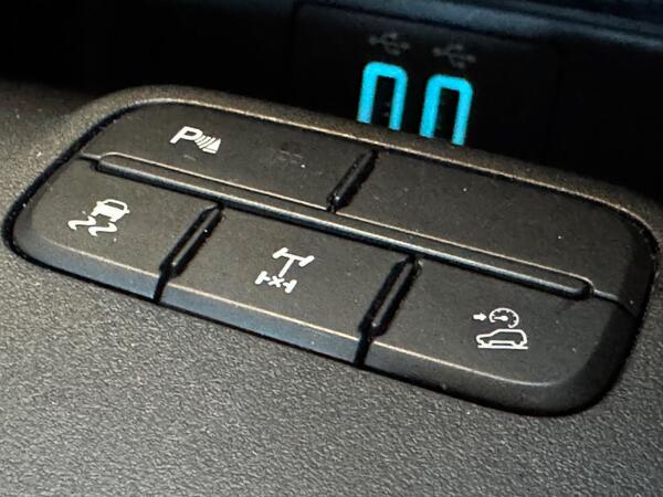 Ford Ranger 3.2 TDCi Wildtrak Auto 4WD Euro 5 4dr at 26th