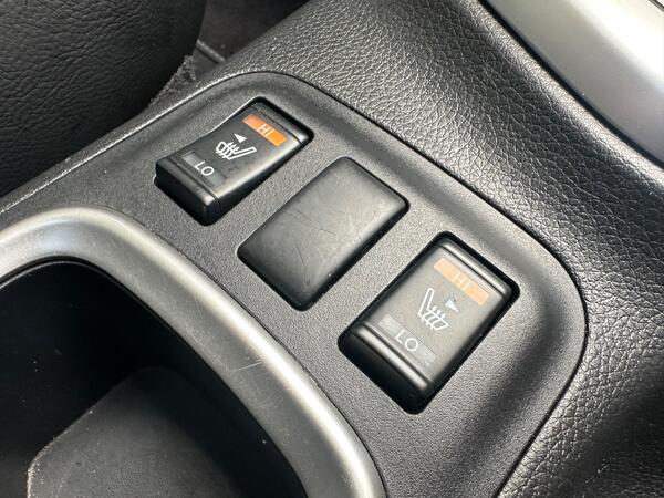 Nissan Navara 2.3 dCi N-Guard Pickup Double Cab 4dr Diesel Auto 4WD Euro 6 (190 ps)