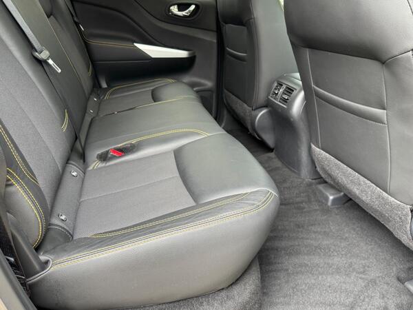 Nissan Navara 2.3 dCi N-Guard Auto 4WD Euro 6 4dr at 42th