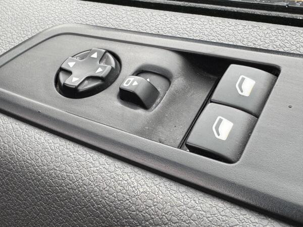 Peugeot Expert 2.0 BlueHDi 1400 Professional Plus Standard Panel Van MWB Euro 6 (s/s) 6dr at 41th