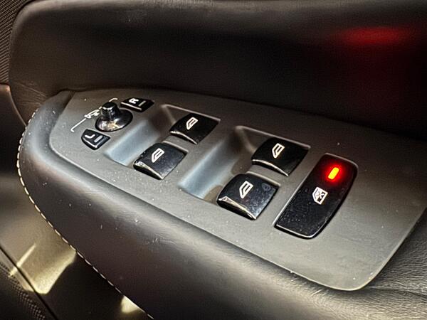 Volvo XC90 2.0 D5 PowerPulse Inscription Pro Auto 4WD Euro 6 (s/s) 5dr at 27th