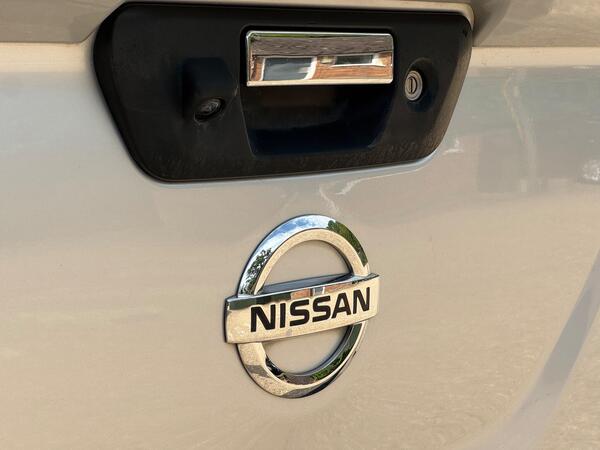 Nissan Navara 2.3 dCi Tekna Auto 4WD Euro 6 4dr at 52th