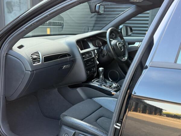 Audi A4 Avant 2.0 TFSI S line Special Edition Euro 5 (s/s) 5dr - Image 2