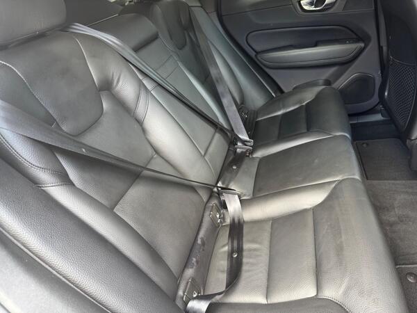 Volvo XC60 2.0 T4 Edition Auto Euro 6 (s/s) 5dr at 16th