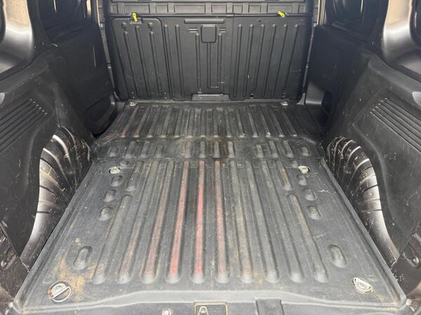 Peugeot Partner 1.5 BlueHDi 1000 Asphalt Standard Panel Van SWB Euro 6 5dr at 31th