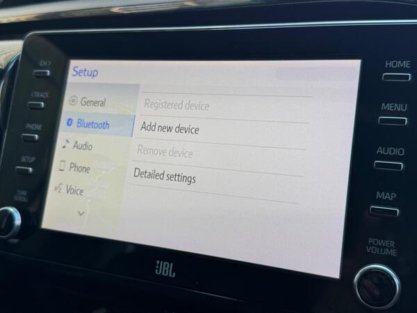 Toyota Hilux 2.8 D-4D Invincible X Auto 4WD Euro 6 (s/s) 4dr at 39th