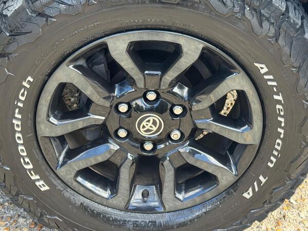 Toyota Hilux 2.8 D-4D Invincible X 4WD Euro 6 (s/s) 4dr at 31th