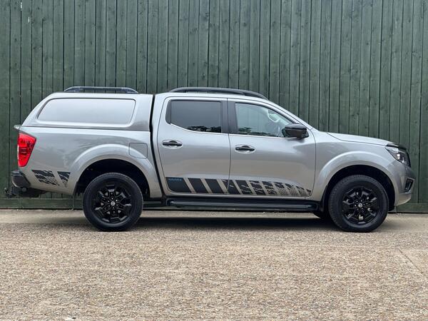 Nissan Navara 2.3 dCi N-Guard 4WD Euro 6 (s/s) 4dr at 15th