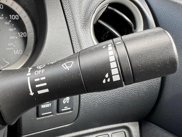 Nissan Navara 2.3 dCi Tekna 4WD Euro 6 (s/s) 4dr at 38th