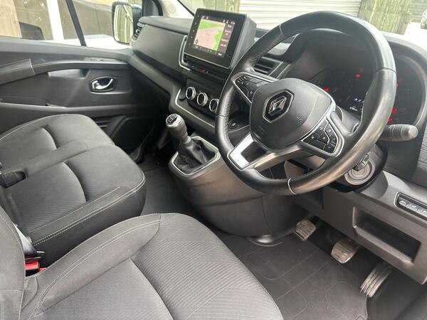 Renault Trafic 2.0 dCi Blue SL28 Sport+ L1 H1 Euro 6 (s/s) 5dr