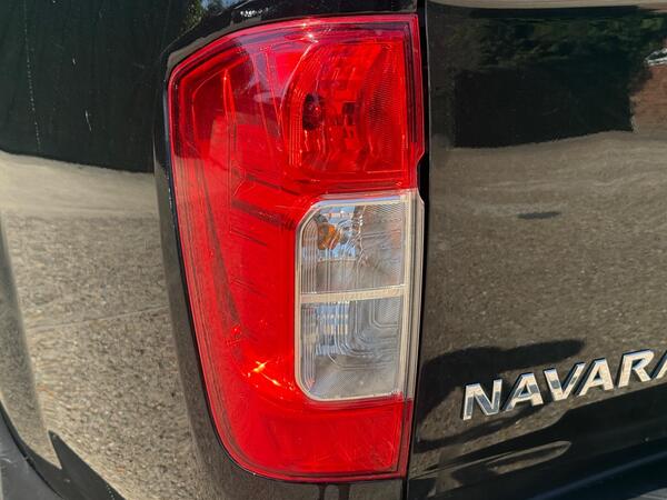 Nissan Navara 2.3 dCi Tekna 4WD Euro 6 (s/s) 4dr at 38th