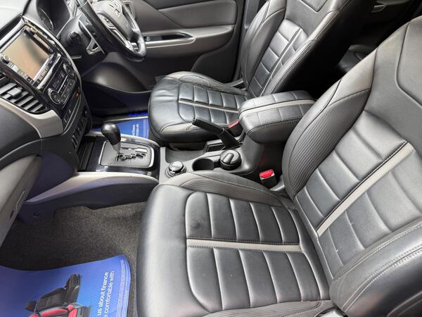 Mitsubishi L200 2.4 DI-D DC Barbarian Auto 4WD Euro 6 4dr at 12th