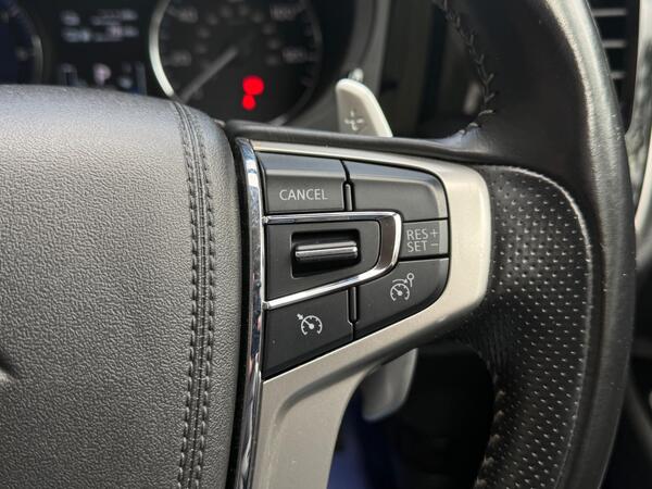 Mitsubishi Outlander 2.4h TwinMotor 13.8kWh Design CVT 4WD Euro 6 (s/s) 5dr at 30th