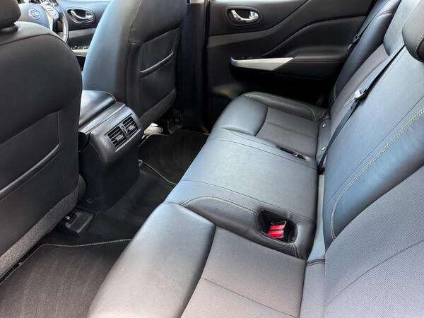 Nissan Navara 2.3 dCi N-Guard 4WD Euro 6 (s/s) 4dr at 20th